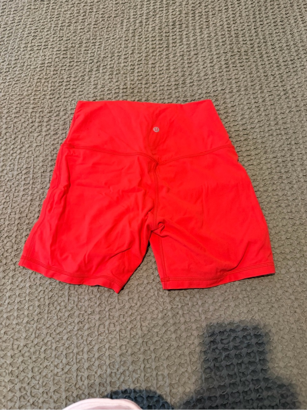 Lululemon 6 inch align shorts-worn once - Picture 2 of 4